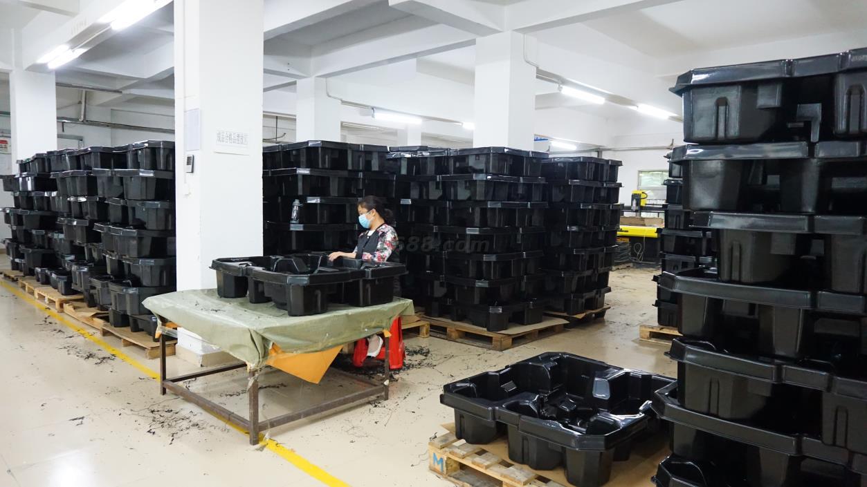 大型吸塑托盤(pán)成品區(qū)